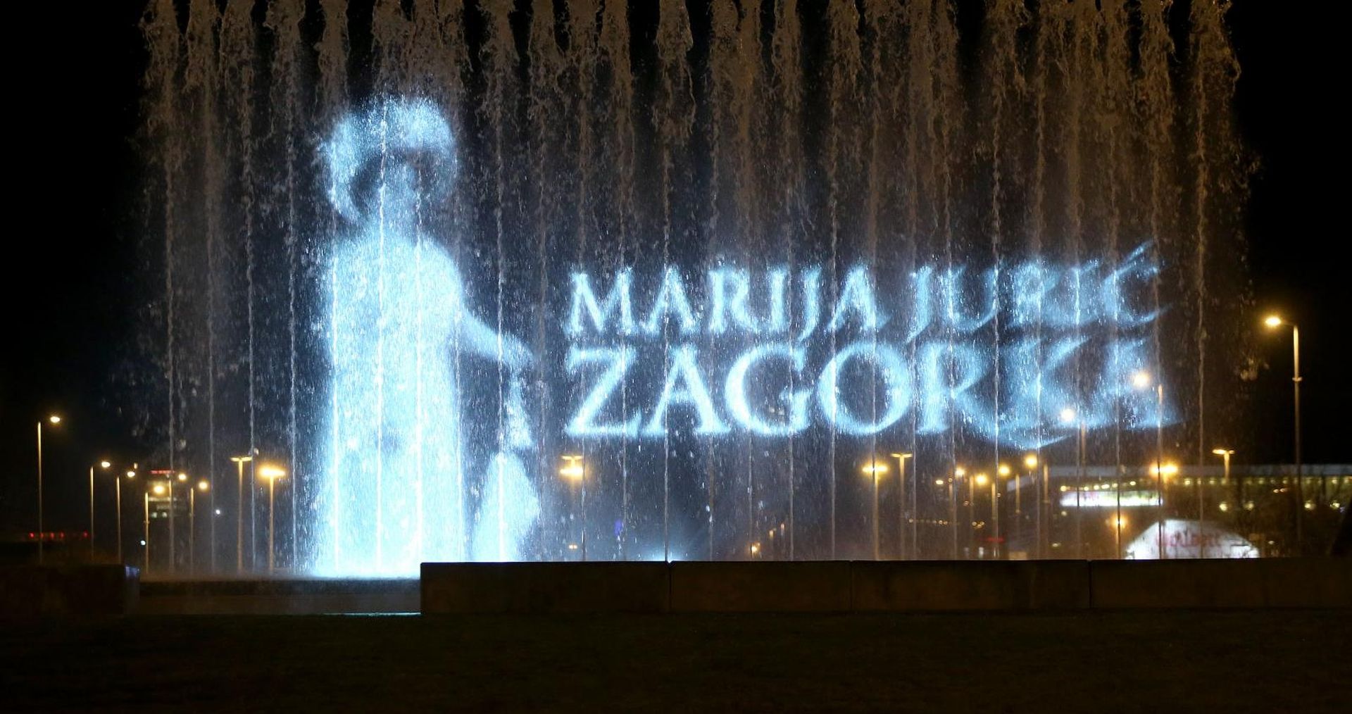 02.03.2017., Zagreb, Fontane Hrvatske bratske zajednice -  U povodu 144. rodjendana Marije Juric Zagorke na vodenom zastoru projiciran je lik najcitanije hrvatske knjizevnice i prve profesionalne novinarke  Marije Juric Zagorke. 
Photo: Igor Kralj/PIXSELL