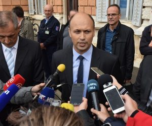 Pula: Nova Uprava Uljanika obratila se medijima 02.11.2018., Pula - Nadzorni odbor Uljanika izabrao je novu troclanu Upravu koju cine direktor Uljanikovih financija i racunovodstva Emil Bulic, direktor Odjela prodaje Uljanika Bojan Blagonic te direktor Uljanik Strojogradnje Milko Mihovilovic, dok ce funkciju predsjednika Uprave obnasati Emil Bulic.

Photo: Dusko Marusic/PIXSELL