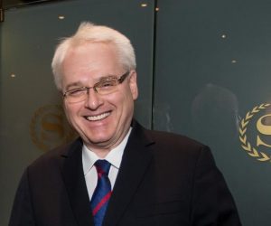 03.12.2016., Zagreb - U Hotelu Sheraton odrzana je XI. vecer  clanova i prijatelja Udruge bosanskih Hrvata Prsten. Cetristotinjak clanova udruge i njihovih prijatelja uvodnim govorima pozdravili su 
 predsjednica RH Kolinda Grabar Kitarovic, hrvatski clan Predsjednistva BiH Dragan Covic te Zvonko Milas i Drago Prgomet. Pavo Zubak, Ivo Josipovic. 
Photo: Davor Puklavec/PIXSELL
