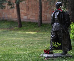 04.05.2018., Memorijalni centar Josip Broz Tito, Beograd, Srbija - Cetvrtog svibnja 1980. umro je Josip Broz Tito, dozivotni predsjednik SFRJ i Saveza komunista, vrhovni komandant oruzanih snaga i celnik Pokreta nesvrstanih, koji je upravljao Jugoslavijom 35 godina. Od smrti Josipa Broza proslo je 38 godina, ali mnogi gradjani bivse SFRJ i dalje obilaze njegov grob u Kuci cvijeca na Dedinju, gdje je sahranjena i njegova udovica Jovanka. Photo: Srdjan Ilic/PIXSELL