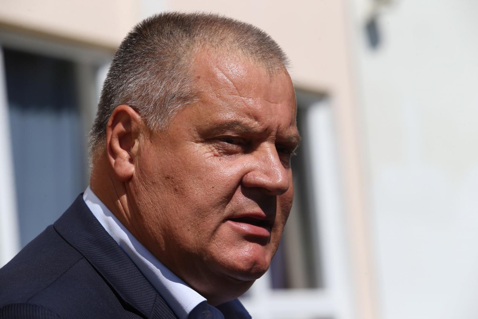 04.06.2017., Metkovic - Svoju gradjansku duznost na drugom krugu lokalnih izbora obavio je i Stipe Gabric Jambo. Nakon toga dao je izjavu za medije. 
Photo: Ivo Cagalj/PIXSEL