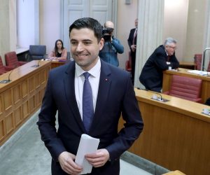 Zagreb: Sabor raspravljao o plaćama sudaca i pravosudnih dužnosnika 06.02.2019., Zagreb - Sabor je 11. sjednicu  nastavio raspravom o konacnom prijedlogu zakona o placama sudaca i drugih pravosudnih duznosnika. Davor Bernardic.
Photo: Patrik Macek/PIXSELL