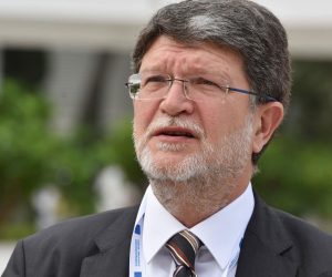 06.10.2017., Sibenik - U organizaciji Ministarstva regionalnog razvoja i fondova Europske unije u Konvencijskom centru Sibenik Resorta Solaris, odrzana je uvodna konferencija u okviru manifestacije Dani regionalnog razvoja i EU fondova. 
Tonino Picula. 
Photo: Hrvoje Jelavic/PIXSELL