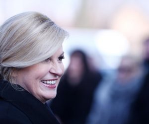 Zagreb: Predsjednica Grabar-Kitarović obišla naselje Podbrežje 07.02.2019., Zagreb - U sklopu posjeta Gradu Zagrebu predsjednica RH Kolinda Grabar-Kitarovic obisla je naselje Podbrezje gdje se upoznala sa zagrebackim modelom stanogradnje s pratecom izgradnjom i komunalnom i drustvenom infrastrukturom. Photo: Igor Soban/PIXSELL