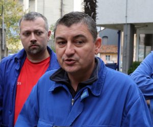 Rijeka: Štrajkaški odbor 3. maja dao izjavu za medije  07.11.2018., Rijeka - Strajkaski odbor brodogradilista 3. maj i predstavnik sindikata Juraj Soljic dali izjave za medije pred zapadnim ulazom u 3. maj.
Photo: Goran Kovacic/PIXSELL