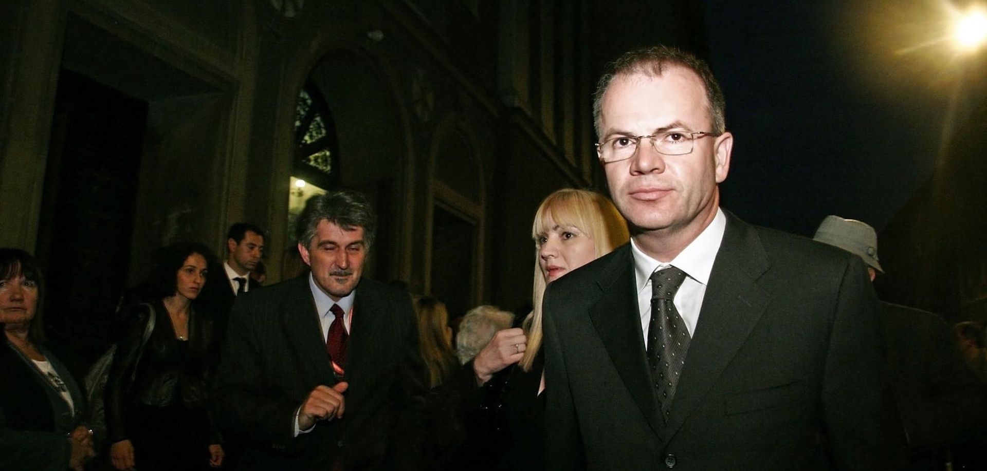 10.10.2008 Zagreb - Palmoticeva, Bazilika Srca Isusovog - Nakon tuznog ispracja na Mirogoju obitelj i prijatelji Ivane Hodak okupili se se na misi zadusnicu. Ivic Pasalic dolazi na misu.
Photo: Danko Vucinovic/24sata