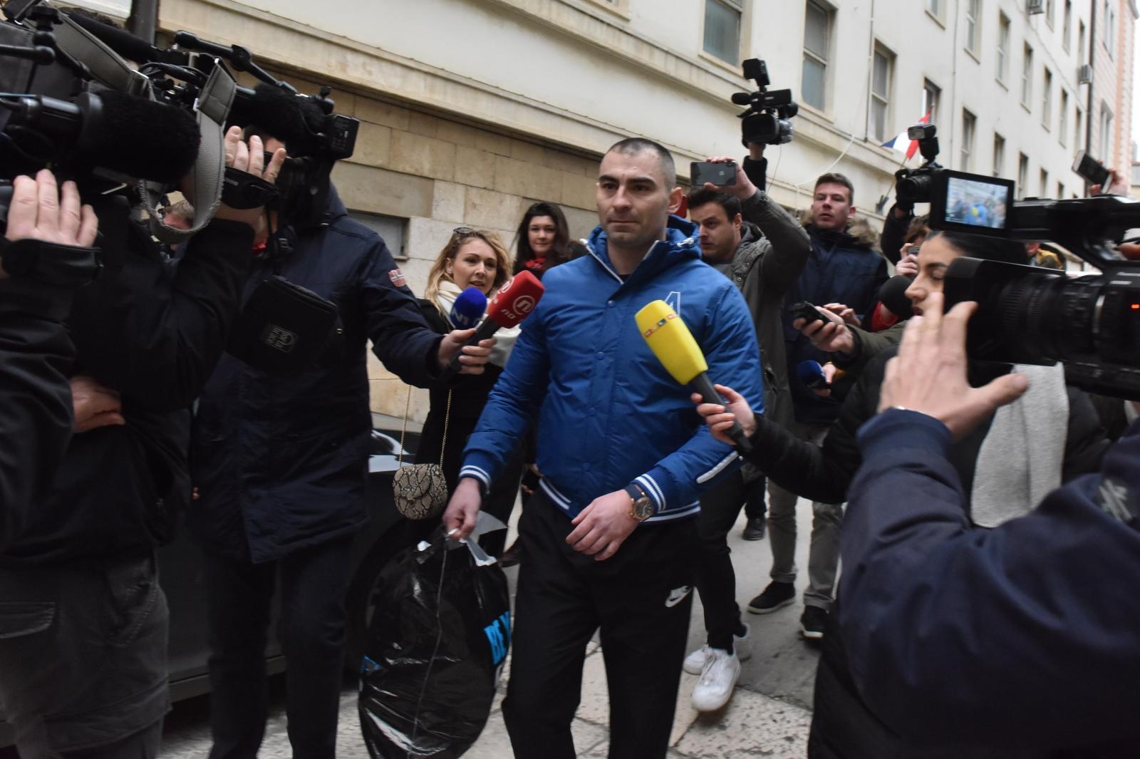 Zadar:  Darko Kovačević Daruvarac pušten iz zadarskog pritvora 10.02.2019., Zadar - Darko Kovacevic Daruvarac pusten iz zadarskog pritvora.
Photo: Hrvoje Jelavic/PIXSELL