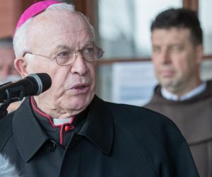 10.12.2018., Zagreb - Na Zapadnom kolodvoru obiljezeno je tocno 25 godina od kada je izdana zapovijed: Neka Konvoj krene!, nakon koje je 99 slepera sa 143 clanova medicinskog osoblja, franjevaca, novinara i vozaca krenulo put Nove Bile kako bi prekinulo visemjesecnu opsadu Lasvanske doline. Juraj Jezerinac.
Photo: Davor Puklavec/PIXSELL