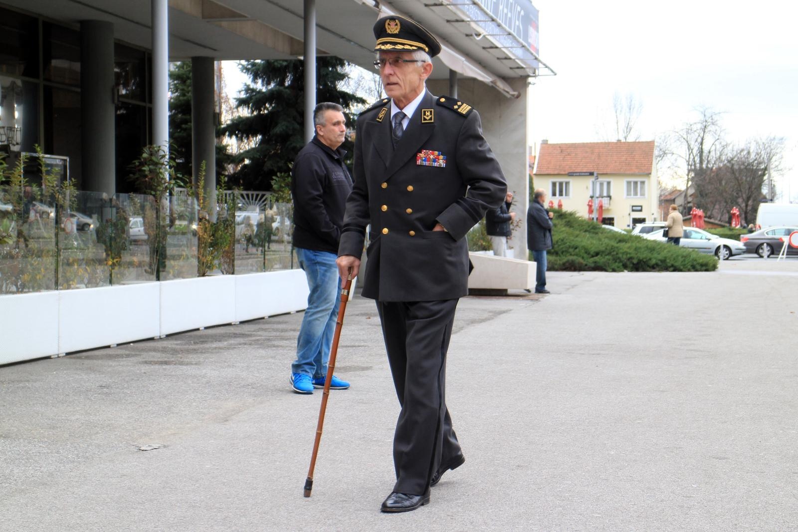 11.12.2017., Zagreb - Dolazak pred Koncertnu dvoranu Vatroslava Lisinskog na komemoraciju za generala Slobodana Praljka. General Ivan Tolj. 
Photo: Patrik Macek/PIXSELL
