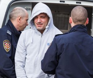Osijek: Policija dovela na ispitivanje Franju Vargu i Blaža Curića 13.02.2019., Osijek - Pravosudna policija dovela je na ispitivanje Franju Vargu u zgradu Uskoka. Photo: Davor Javorovic/PIXSELL