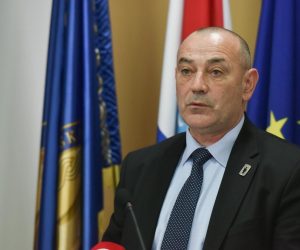 Zagreb: Ministarstvo branitelja i Sveučilište u Zagrebu potpisali sporazum o suradnji 14.01.2019., Zagreb - Ministarstvo hrvatskih branitelja i Sveucilste u Zagrebu sklopilii su Sporazum o suradnji kojim se utvrdjuje ostvarivanje, unaprjedjenje i promicanje zajednickih ciljeva i zadaca u podizanju kvalitete znanstvenog, istrazivackog, obrazovnog i strucnog rada u podrucju ekshumacije i obrade posmrtnih ostataka zrtava. Ministar hrvatskih branitelja Tomo Medved. Photo: Davorin Visnjic/PIXSELL