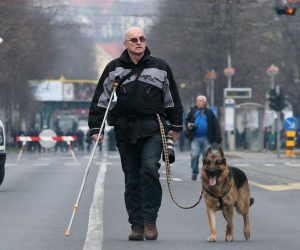 14.03.2015.,  Zagreb - U satoru postavljenom ispred Ministarstva branitelja u Savskoj 66, gdje branitelji prosvjeduju vec 4 mjeseca odrzan je Skup potpore hrvatskim braniteljima. Skup je organiziran zbog prosvjednog marsa pokreta Occupy Croatia pod nazivom Stop teroru satorasa. Zoran Erceg pokusao kroz policijski kordon doci do braniteljskog satora. Policija mu je zaprijecila prolaz te se morao vratiti prema Vukovarskoj aveniji.  Photo: Robert Anic/PIXSELL