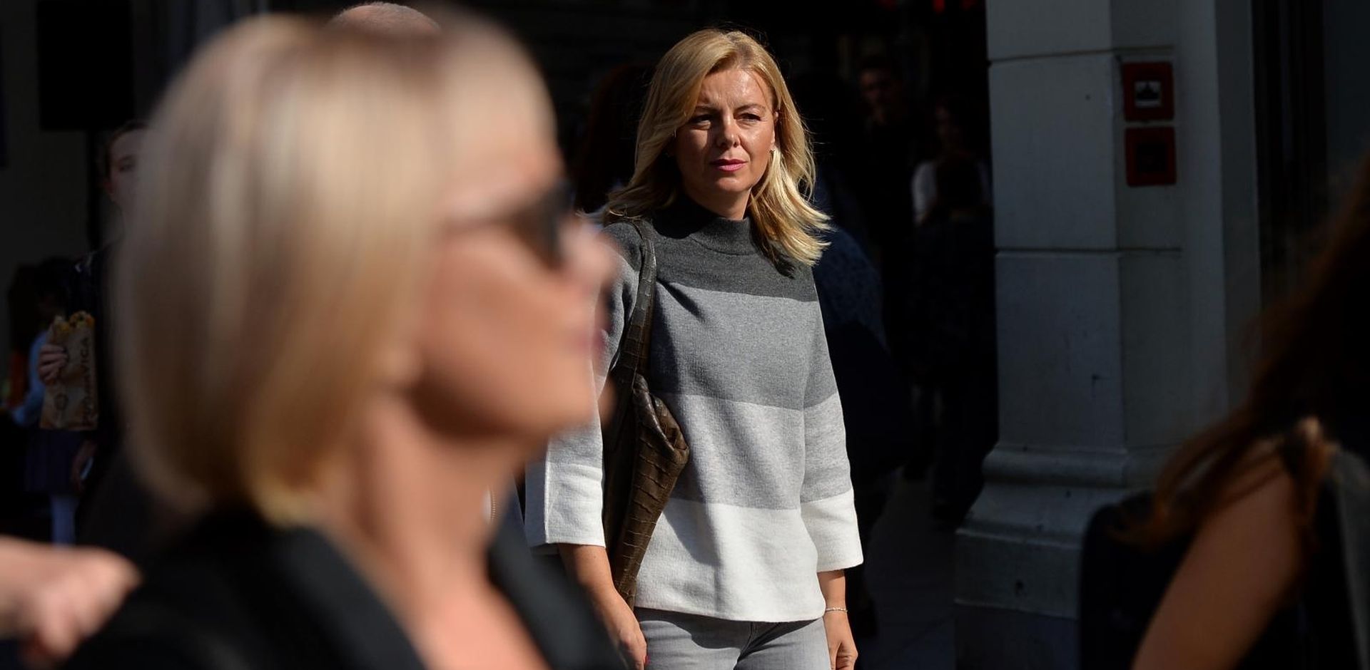 14.10.2017., Zagreb - Mirijana Hrga u drustvu kolega prosetala gradom. 
Photo: Marko Lukunic/PIXSELL