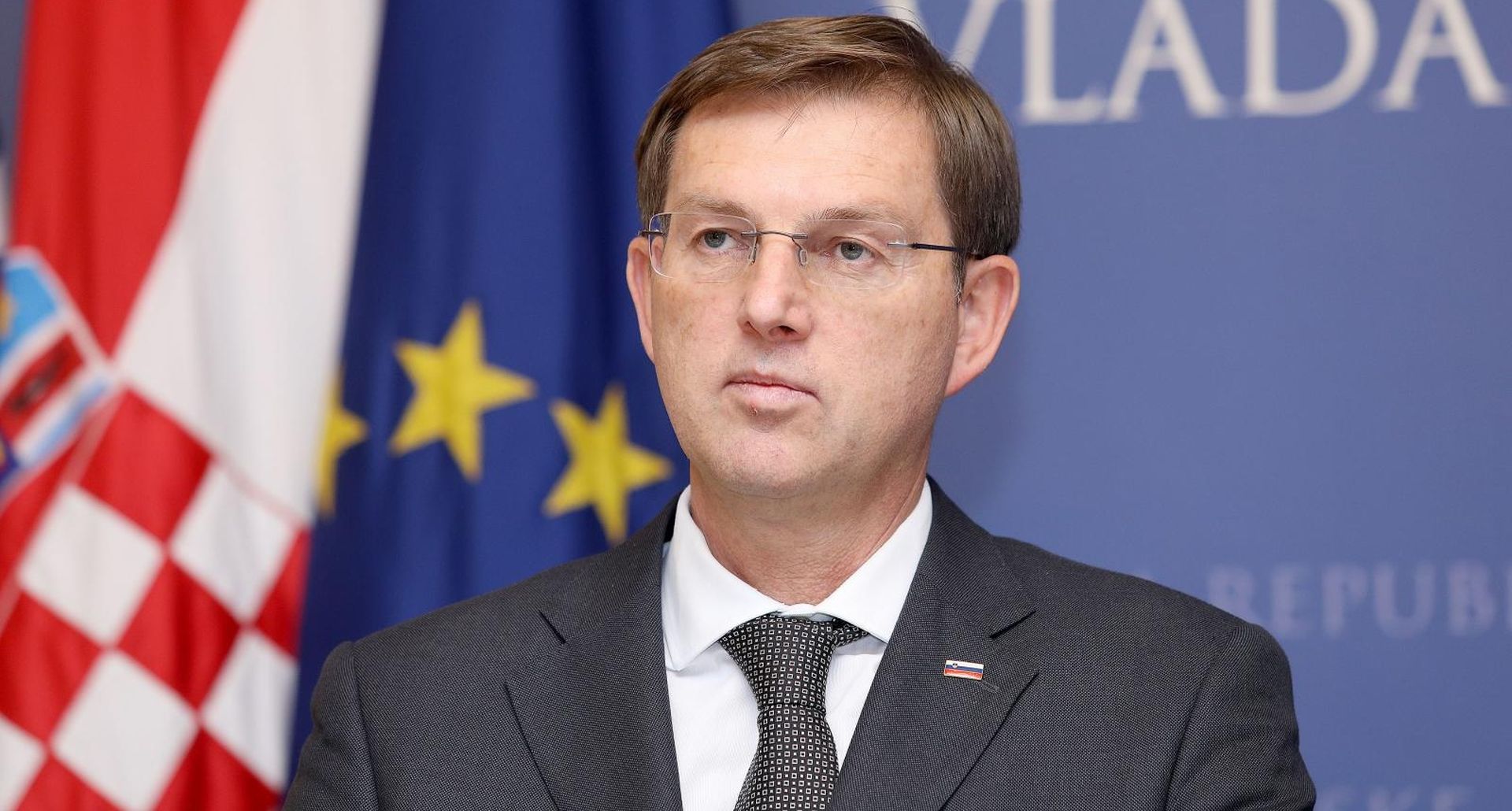 19.12.2017., Zagreb - Predsjednik Vlade Republike Hrvatske Andrej Plenkovic sastao se u Banskim dvorima s predsjednikom Vlade Republike Slovenije Mirom Cerarom, koji boravi  u radnom posjetu Republici Hrvatskoj. Nakon susreta premijeri su dali izjave za medije. 
Photo: Patrik Macek/PIXSELL