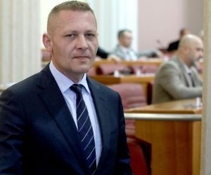 Zagreb: Točno u podne zastupnici su započeli s glasovanjem o raspravljenim točkama 20.02.2019., Zagreb - Tocno u podne zastupnici su poceli glasovanje o raspravljenim tockama, medju kojima je i zakon o privatizaciji Ine. Kreso Beljak.
Photo: Patrik Macek/PIXSELL