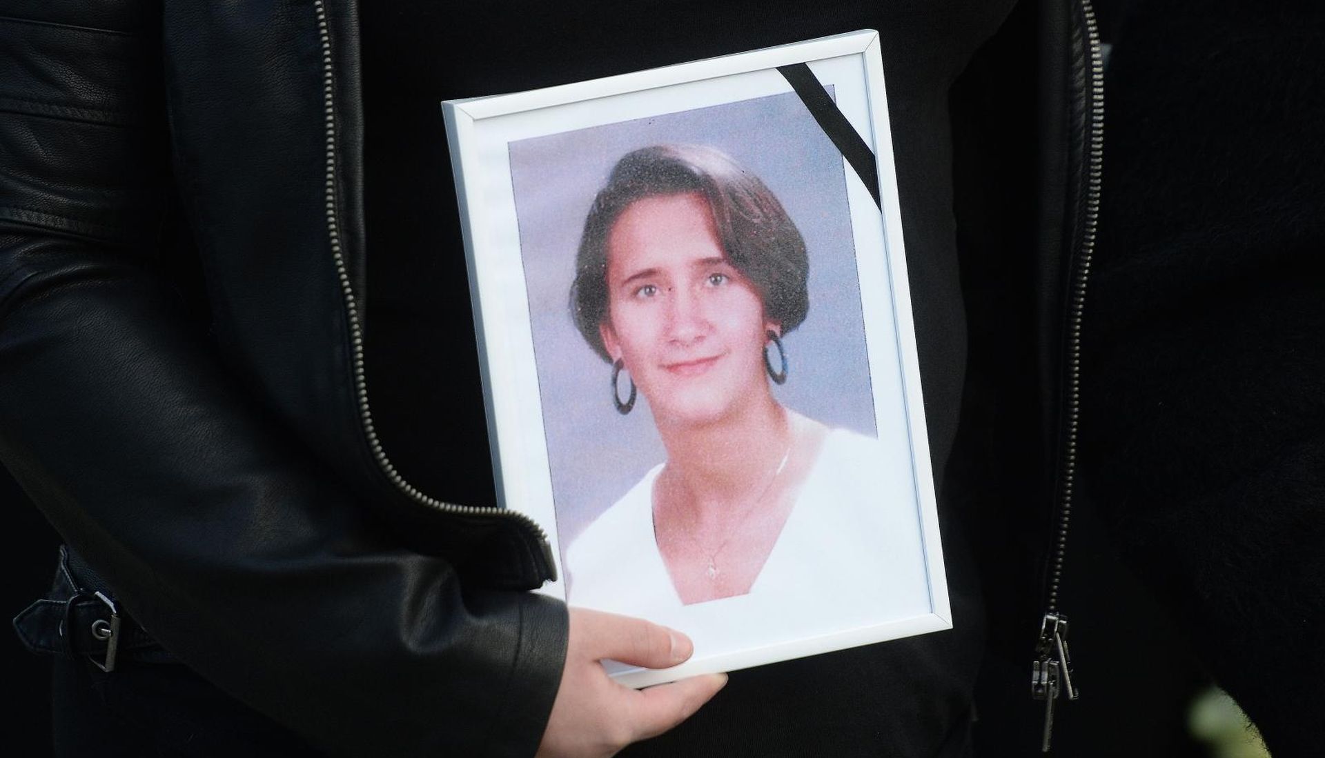 20.02.2019., Palovec - Pogreb Jasmine Dominic, nestale prije 19 godina. Njezino je tijelo pronadjeno ove subote u zamrzivacu obiteljske kuce medjimurskom selu Palovcu. Pretpostavlja se kako je 45-godisnja Smiljana sa svojom obitelji gotovo 20 godina zivjela u kuci u kojoj je u zamrzivacu drzala les vlastite sestre. 
Photo: Vjeran Zganec Rogulja/PIXSELL