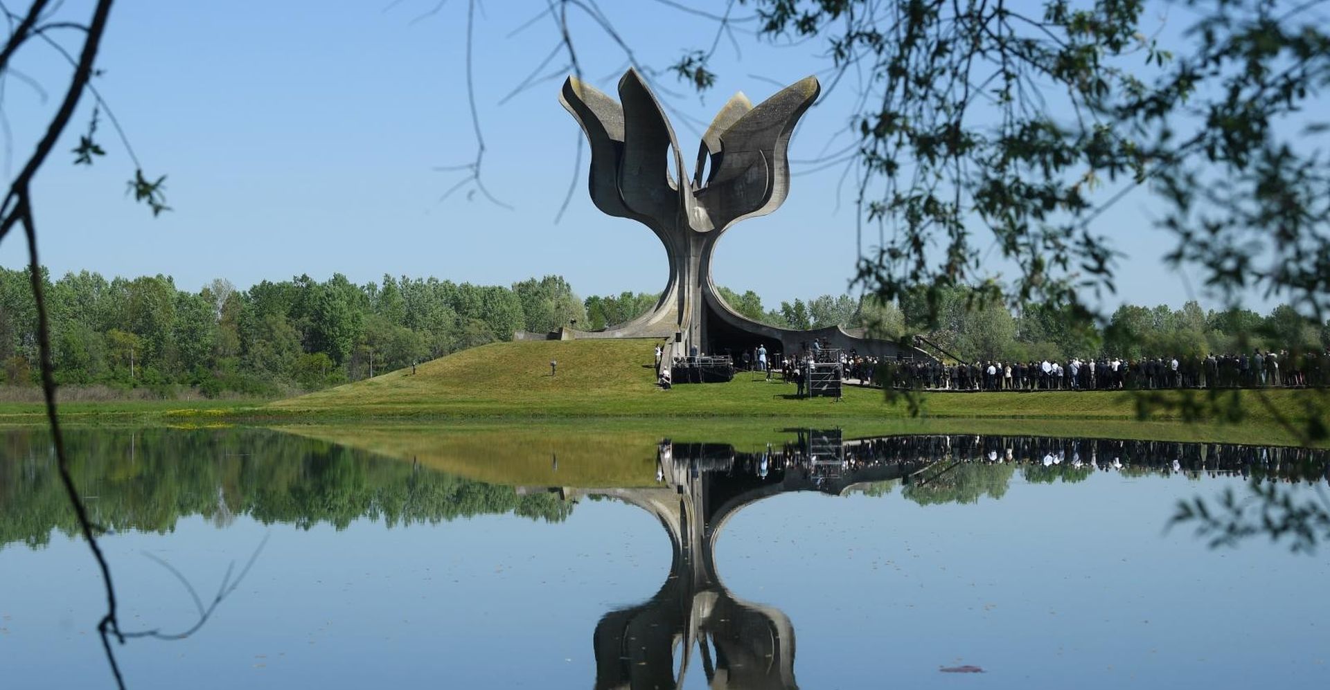 22.04.2018., Jasenovac - Predsjednik Vlade Andrej Plenkovic sudjelovao na komemoraciji u znak sjecanja na zrtve logora Jasenovac, kao i prezivjele zatocenice i zatocenike logora u Spomen-podrucju Jasenovac. 
Photo: Marko Lukunic/PIXSELL