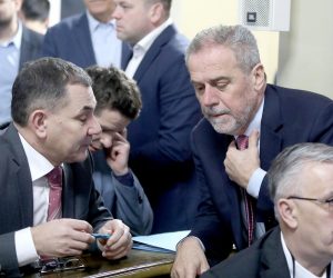 Razgovor Milana Bandića i Ivice Lovrića prije početka sjednice Gradske skupštine 26.02.2019., Zagreb - U staroj gradskoj vijecnici pocela je 20. sjednica zagrebacke Gradske skupstine. Razgovor Milana Bandica i Ivice Lovrica prije pocetka sjednice.
Photo: Patrik Macek/PIXSELL