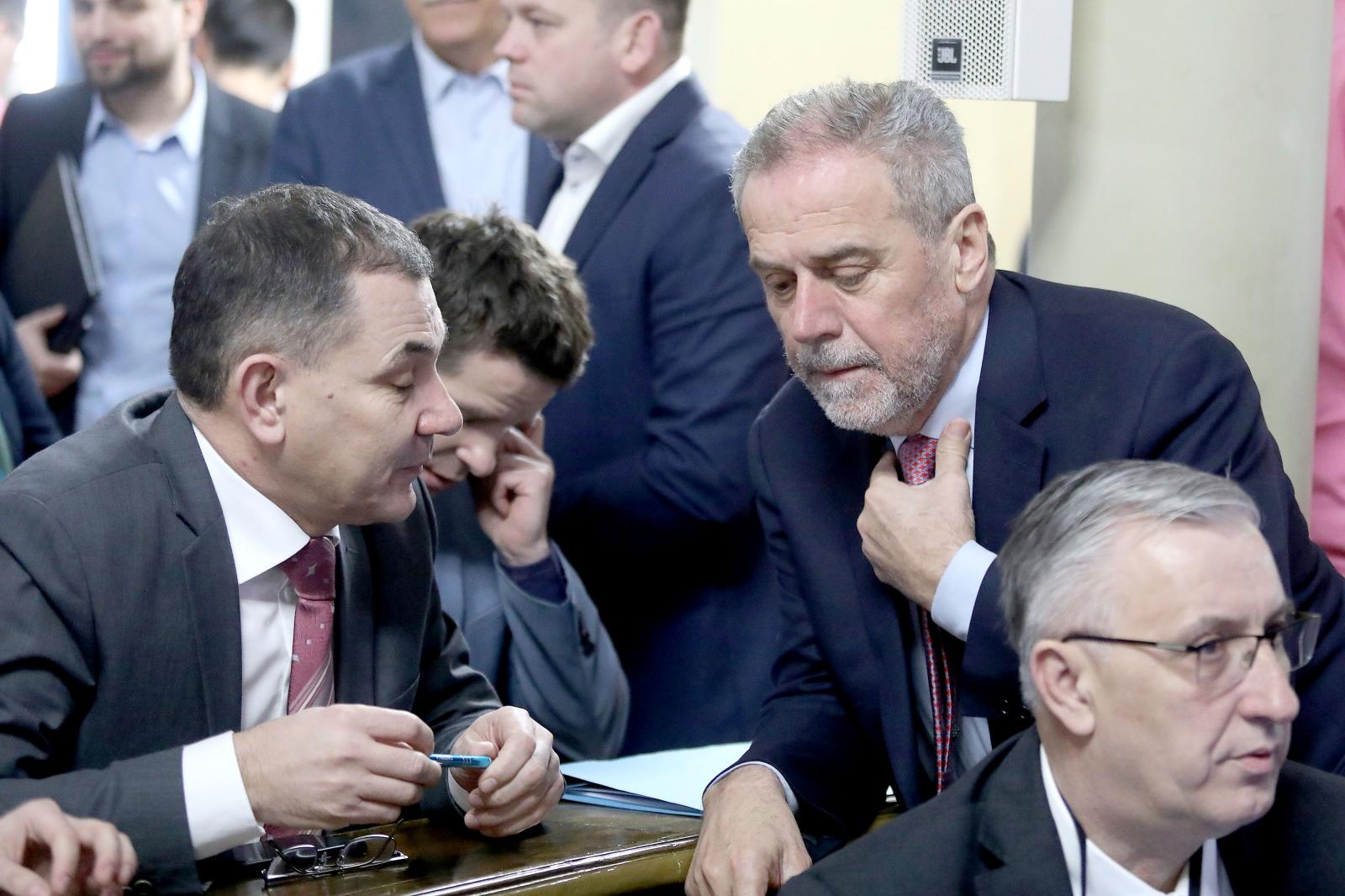 Razgovor Milana Bandića i Ivice Lovrića prije početka sjednice Gradske skupštine 26.02.2019., Zagreb - U staroj gradskoj vijecnici pocela je 20. sjednica zagrebacke Gradske skupstine. Razgovor Milana Bandica i Ivice Lovrica prije pocetka sjednice.
Photo: Patrik Macek/PIXSELL