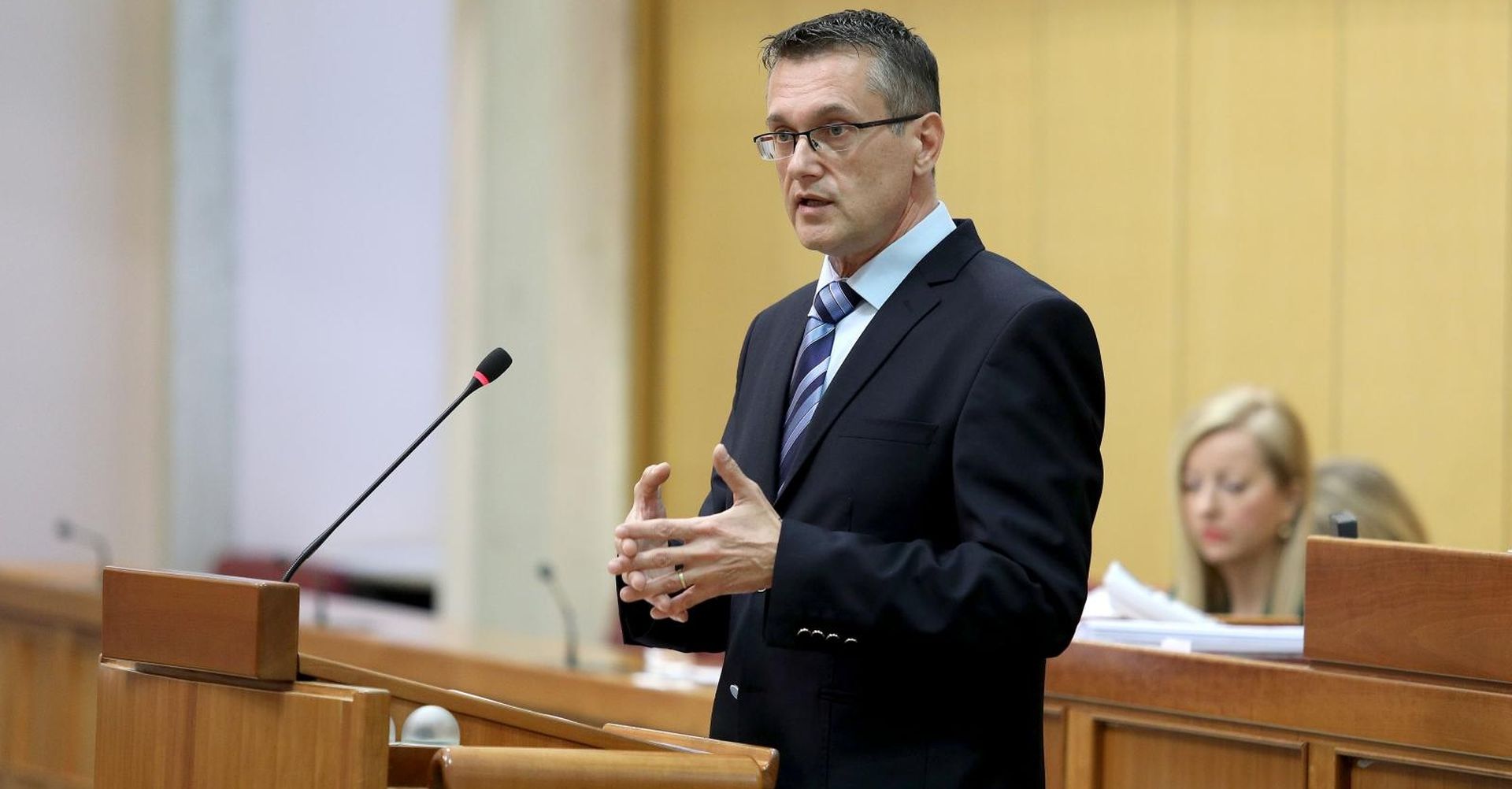 Zagreb: Sabor raspravlja o izmjenama Zakona o edukacijsko-rehabilitacijskoj djelatnosti 26.10.2018., Zagreb- Pred skoro praznom sabornicom Sabor RH je 9. sjednicu nastavio raspravom o izmjenama i dopunama Zakona o edukacijsko-rehabilitacijskoj djelatnosti.     
Goran Beus Richembergh,     
Photo: Patrik Macek/PIXSELL