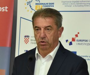 Gospić: Otvoreni Regionalni dani EU fondova 09.10.2018., Gospic - U Kulturno informativnom centru otvoreni su Regionalni dani EU fondova. Zupan Licko-senjski zupanije Darko Milinovic Photo: Hrvoje Jelavic/PIXSELL