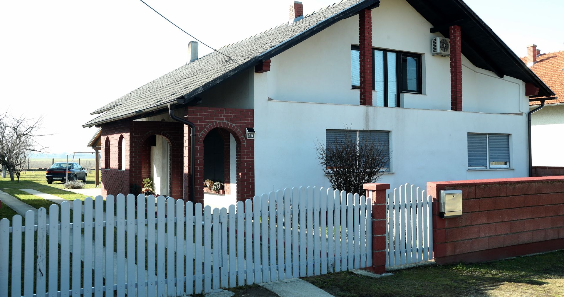 Palovec: Jutro nakon šokantnog otkrića tijela u zamrzivaču skrivanog od 2000. 17.02.2019., Palovec - Jutro u medjimurskom mjestu nakon stravicnog otkrica u okruzenju obiteljske kuce gdje je jucer pronadjeno mrtvo tijelo nepoznate osobe u zamrzivacu. Photo: Sanjin Strukic/PIXSELL
