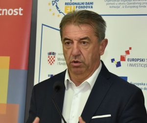 Gospić: Otvoreni Regionalni dani EU fondova 09.10.2018., Gospic - U Kulturno informativnom centru otvoreni su Regionalni dani EU fondova. Zupan Licko-senjski zupanije Darko Milinovic Photo: Hrvoje Jelavic/PIXSELL