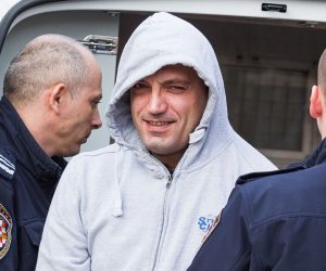 Osijek: Policija dovela na ispitivanje Franju Vargu i Blaža Curića 13.02.2019., Osijek - Pravosudna policija dovela je na ispitivanje Franju Vargu u zgradu Uskoka. Photo: Davor Javorovic/PIXSELL
