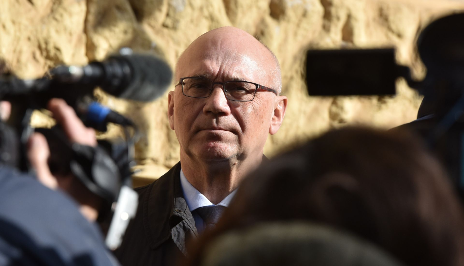 Šibenik: Izjava Tomislava Horvatinčića nakon ročišta na Općinskom sudu 16.01.2019., Sibenik - Odvjetnik Veljko Miljevic dao je izjavu medijima nakon rocista na Opcinskom sudu. Photo: Hrvoje Jelavic/PIXSELL