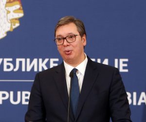 epa07327279 Slovenian President Borut Pahor (L) and Serbian President Aleksandar Vucic (R) talk during the press conference in Belgrade, Serbia, 28 January 2019. President Pahor is on an official state visit to Serbia.  EPA/ANDREJ CUKIC