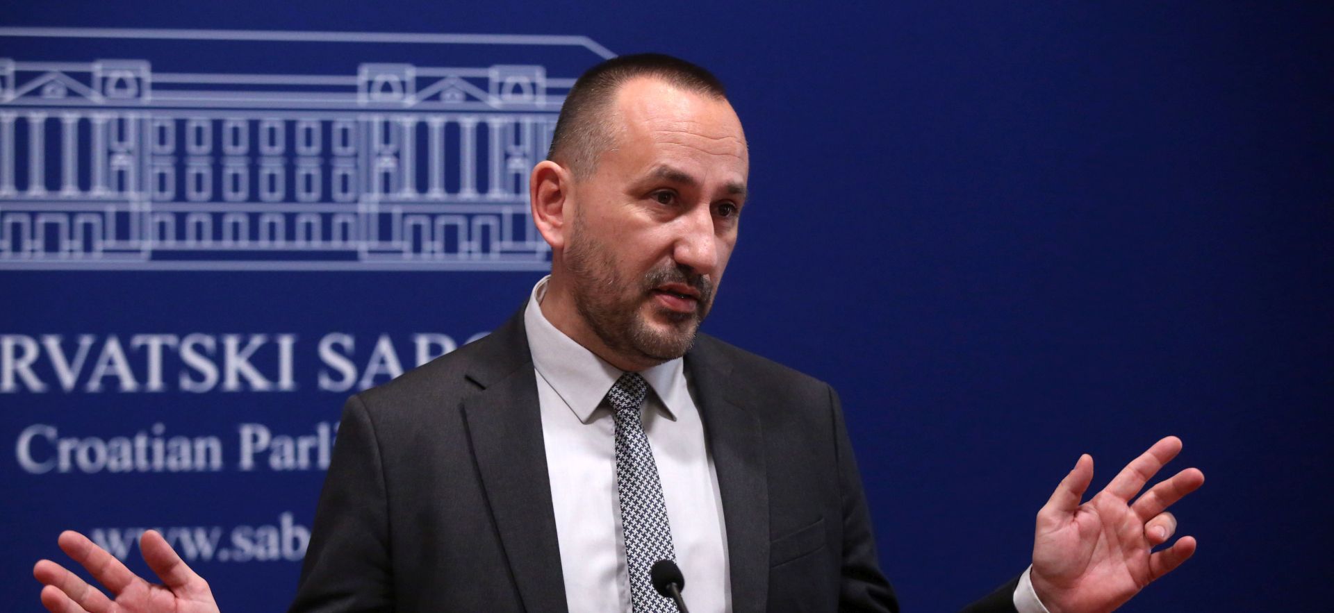 Zagreb, 14.02.2019 - Zastupnik Hrvoje Zekanoviæ (HRAST  pokret za uspjenu Hrvatsku) odrao je konferenciju za medije na temu 'Reakcija na obraæanje zastupnika SDSS-a prof.dr.sc. Milorada Pupovca'. foto HINA/ Denis CERIÆ/ ik
