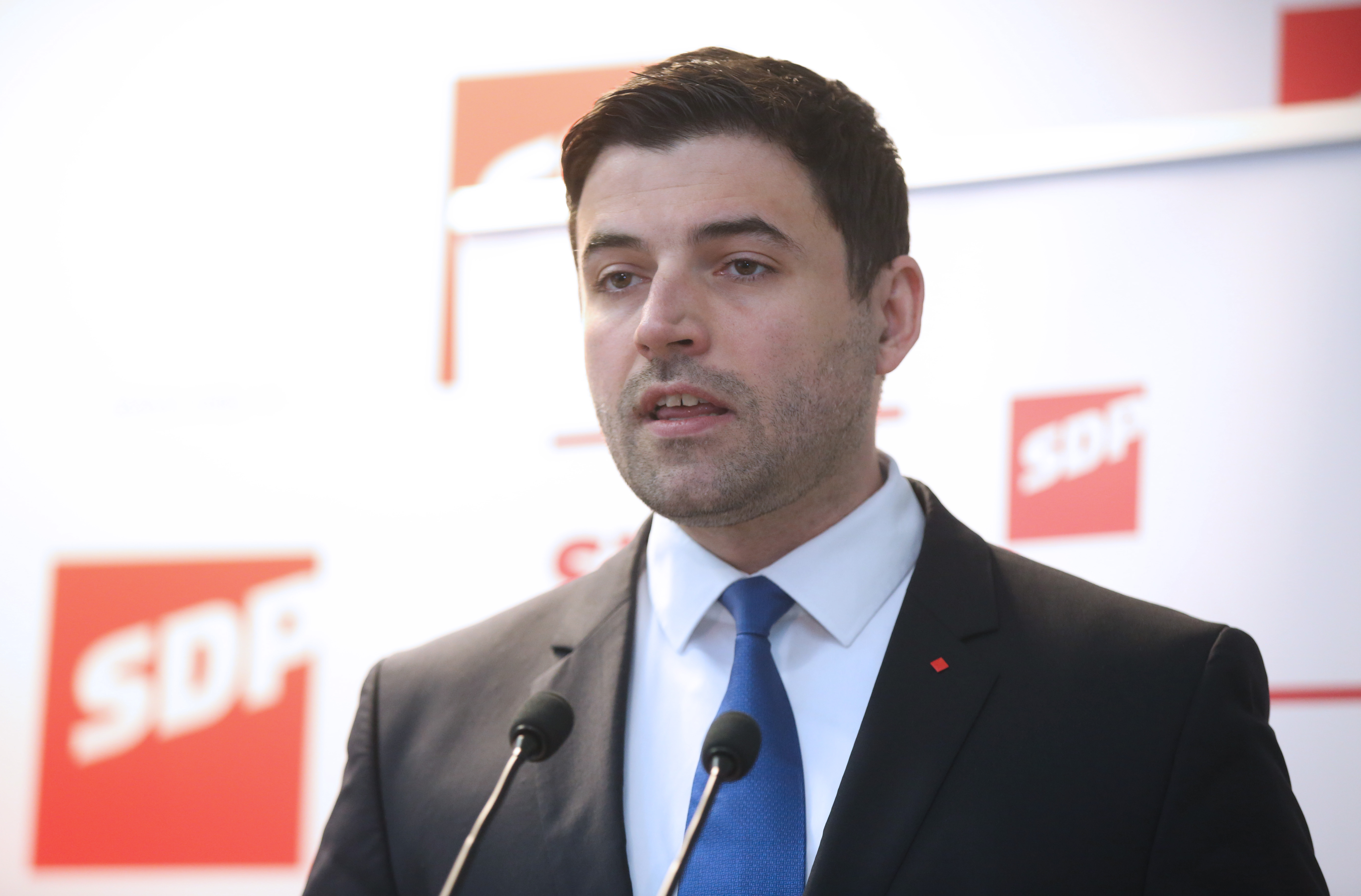 Zagreb, 12.02.2019 - Izvanredna press konferencija SDP-a povodom izjava predsjednika Europskog parlamenta Antonija Tajanija, odrana je u sredinjici stranke na Iblerovom trgu. Na fotografiji predsjednik SDP-a Davor Bernardiæ.
foto HINA / Denis CERIÆ /dc