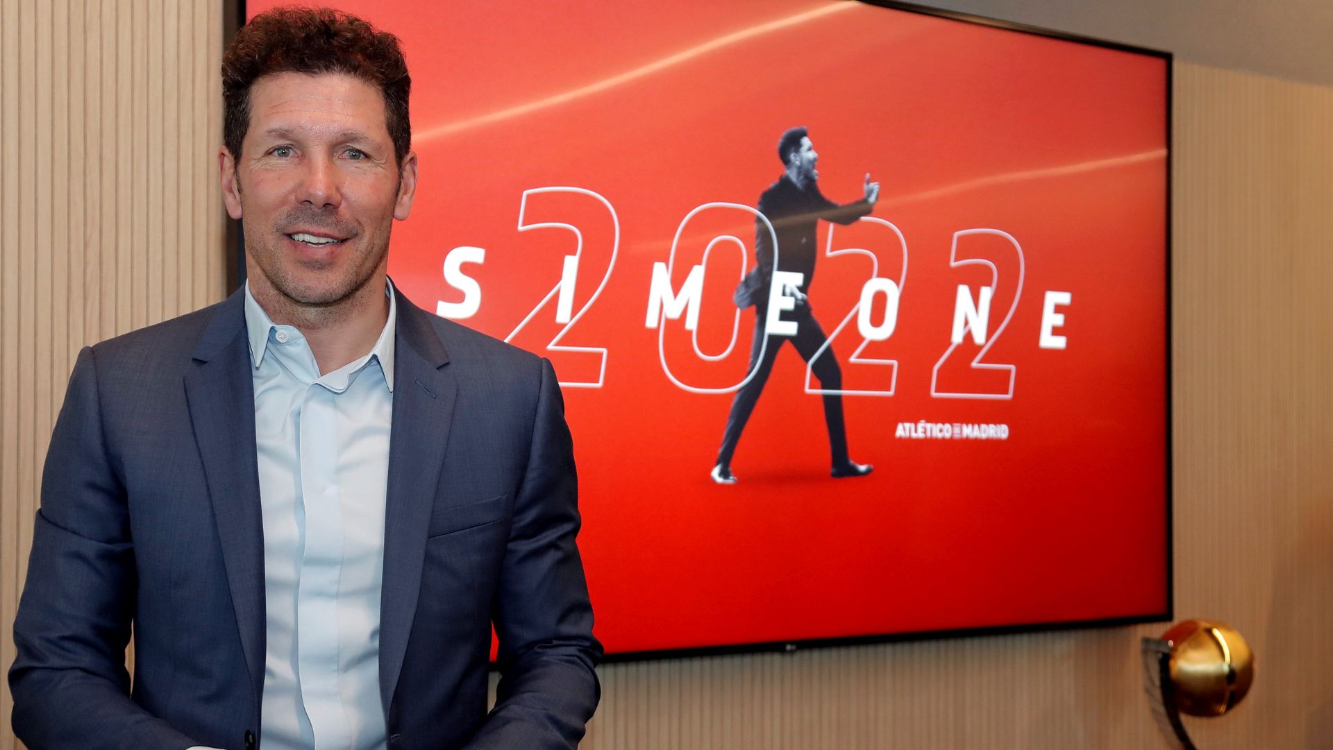 epa07370033 A handout picture provided by Spanish soccer club Atletico de Madrid shows Atletico's head coach, Argentinian Diego Pablo Simeone, posing for the photographers in Madrid, Spain, 14 February 2019. Atletico de Madrid extended Argentinian Diego Siemeone's contract until 2022.  EPA/Atletico de Madrid HANDOUT/ USE EDITORIAL ONLY/ NO SALES