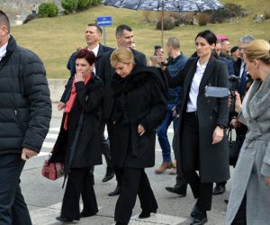 Pakrac, 02.03.2019. - "Mimohod pobjednika" povodom obilje¾avanja 28. godi¹njice poèetka Domovinskog rata u Pakracu. Sudjelovala je i predsjednica Kolinda Grabar-Kitaroviæ. 
foto HINA/ Igor KOKORU©/ ml
