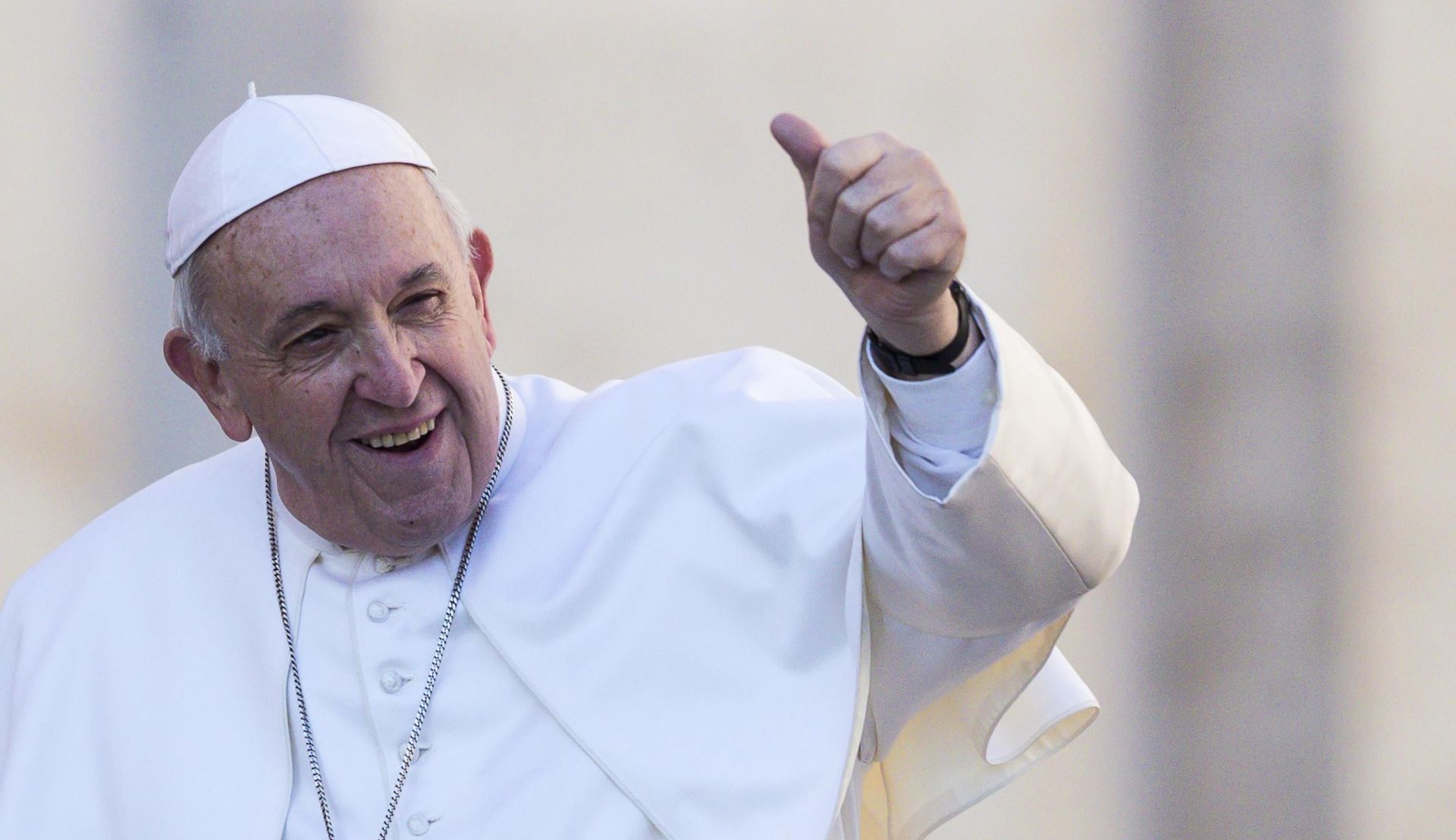 epa07416698 Pope Francis greets the faithful during the weekly general audience in Saint Peters Square, Vatican City, 06 March 2019.  EPA/ANGELO CARCONI