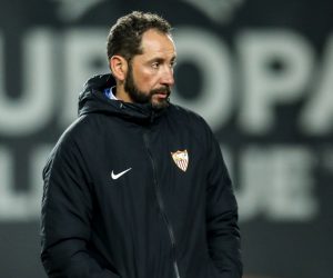epa07434629 Sevilla's head coach Pablo Machin during a training in Prague, Czech Republic, 13 March 2019. Sevilla FC will face Slavia Prague in their UEFA Europa League round of 16, second leg soccer match on 14 March 2019.  EPA/MARTIN DIVISEK