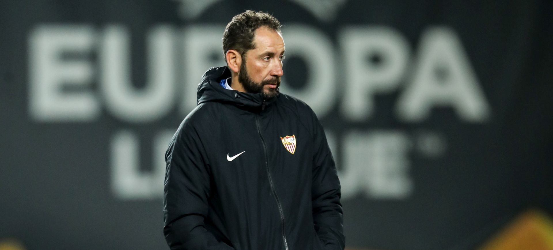 epa07434629 Sevilla's head coach Pablo Machin during a training in Prague, Czech Republic, 13 March 2019. Sevilla FC will face Slavia Prague in their UEFA Europa League round of 16, second leg soccer match on 14 March 2019.  EPA/MARTIN DIVISEK
