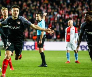 epa07437727 Munir (L) of Sevilla celebrates with his teammate Quincy Promes (R) after scoring the 2-2 equalizer during the UEFA Europa League round of 16, second leg soccer match between SK Slavia Prague and Sevilla FC in Prague, Czech Republic, 14 March 2019.  EPA/MARTIN DIVISEK