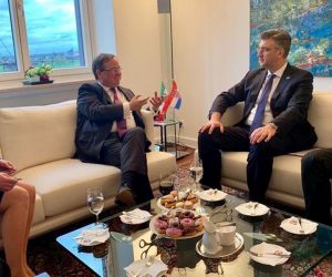 Duesseldorf, 16.03.2019 -  Hrvatski premijer Andrej Plenkoviæ susreo se u subotu poslijepodne u Duesseldorfu s premijerom njemaèke savezne pokrajine Sjeverna Rajna  Vestfalija Arminom Laschetom (CDU) a tema razgovora, kako je najavljeno uoèi susreta, je prije svega jaèanje gospodarskih odnosa i stvaranje uvjeta za ulaganju u Hrvatsku.
foto HINA/ Vlada RH/ ik