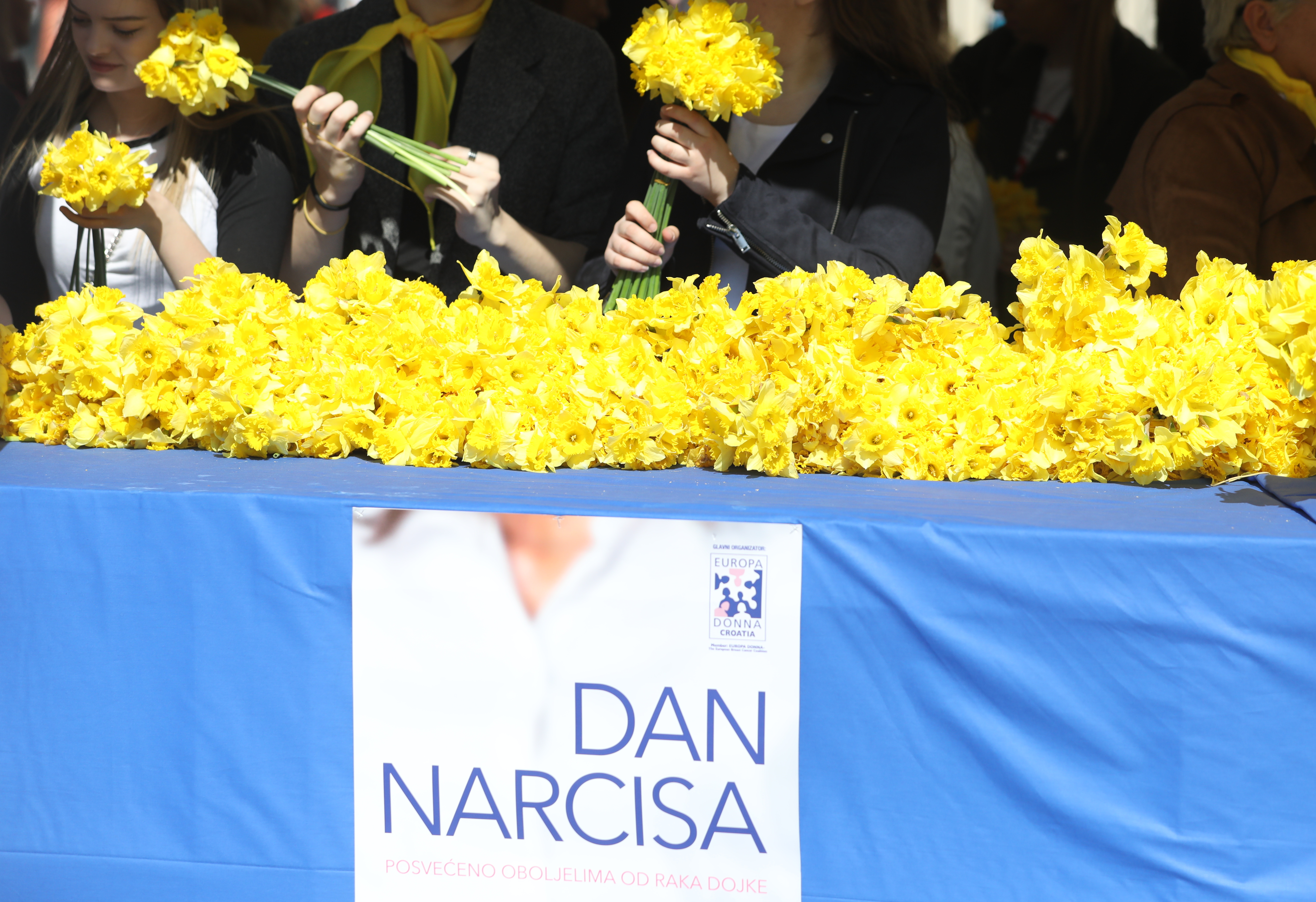 Zagreb, 23.03.2019. -  Obilježavanje Dana narcisa u organizaciji nekoliko udruga na Cvjetnom trgu. foto HINA/ Lana SLIVAR DOMINIĆ/ lsd