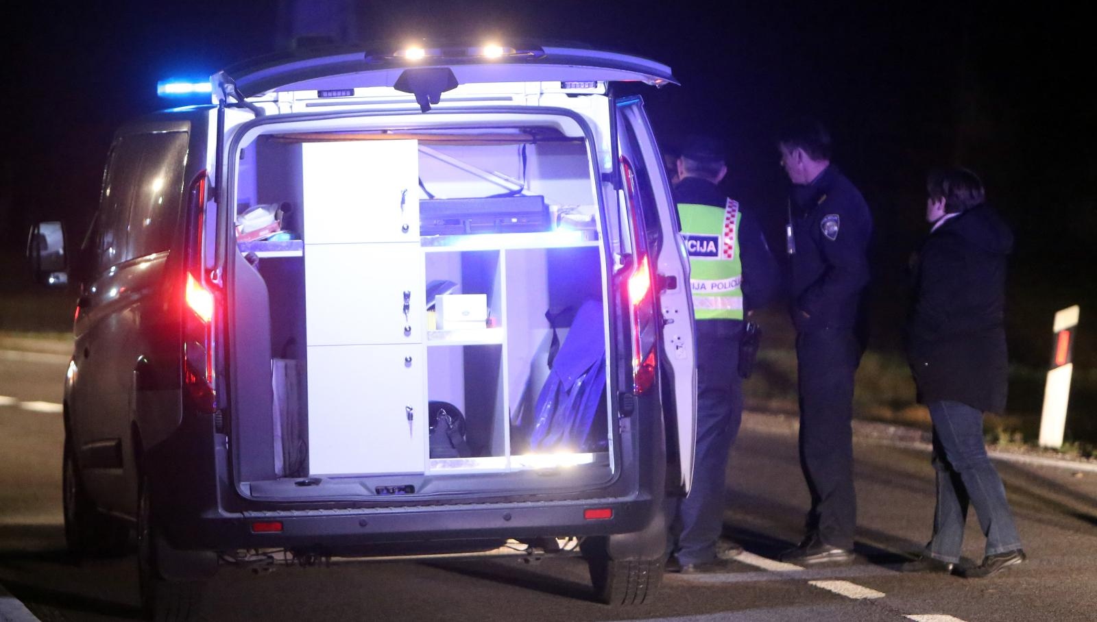 Muškarac poginuo u prometnoj nesreći u Zamršju nedaleko Karlovca 02.03.2019., Karlovac - U prometnoj nesreci koja se dogodila 18,50 sati na D-36, u mjestu Zamrsje smrtno je stradala jedna osoba. Do nesrece je doslo zbog slijetanja osobnog vozila. Prema rijecima ocevidaca poginuo je tridesetogodisnjak iz Banskog Kovacevca.
Photo: Kristina Stedul Fabac/PIXSELL