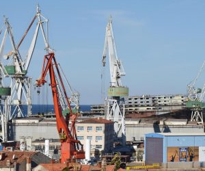 04.10.2018., Pula - Uljanikove dizalice dominiraju pulskim krajolikom. Photo: Dusko Marusic/PIXSELL