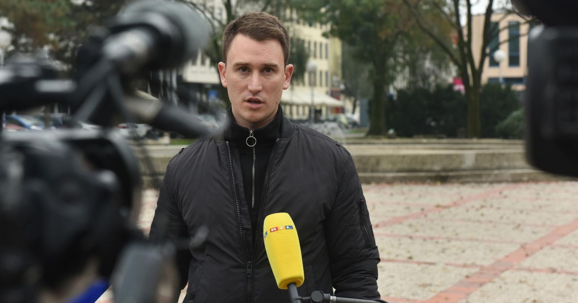 Zagreb: Juraj Čošić o članstvu Zdravka Mamića u Dinamu 04.11.2018., Zagreb - Ispred Doma sportova predsjednik Udruge Dinamo to smo mi Juraj Cosic dao je izjavu medijima u vezi slucaja clanstva Zdravka Mamica u Dinamu. Photo: Davorin Visnjic/PIXSELL