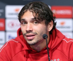 Zagreb: Konferencija za medije Benfice  - svjesni su kvalitete Dinama 06.03.2019., Zagreb, stadion Maksimir - Konferencija za novinare SL Benfice uoci utakmice osmine finala Europske lige GNK Dinamo Zagreb - SL Benfica. Trener Bruno Lage i igrac Filip Krovinovic. 
Photo: Luka Stanzl/PIXSELL