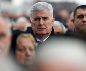 Donja Mahala: Posljednji ispraćaj Ive Gregurevića uz obitelj, prijatelje i mještane 08.01.2019., Donja Mahala, BiH - Obitelj, prijatelji, mjestani i stovatelji oprostili su se od velikog glumca Ive Gregurevica koji je pokopan na mjesnom groblju Karaula. 
Dragan Covic. 
Photo: Davor Javorovic/PIXSELL