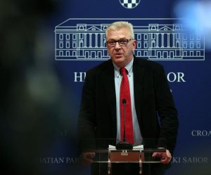 Zagreb: Ostojić dao izjavu o Policijskom postupanju prema novinarki Đurđici Klancir 08.03.2019., Zagreb - Konferencija za medije na kojoj je predsjednik Odbora za unutarnju politiku i nacionalnu sigurnost Hrvatskoga sabora Ranko Ostojic govorio o temi Policijsko postupanje prema novinarki Djurdici Klancir. 
Photo: Goran Stanzl/PIXSELL