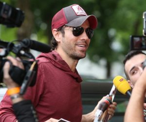 08.05.2016., Zagreb - Enrique Iglesias privatnim avionom sletio u Zracnu luku Zagreb gdje su ga docekali fanovi iz Hrvatske i obozavatelji iz Bugarske. Photo: Robert Anic/PIXSELL