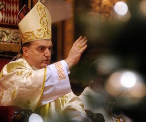 25.12.2008.,Zagreb - Zagrebacka Katedrala, polnocka, Bozicnu misu drzao je nadbiskup zagrebacki kardinal Josip Bozanic. 
Photo: Goran Stanzl/Vecernji list