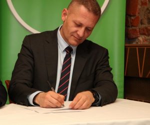 10.02.2019., Sisak - Amsterdamska koalicija potpisala aneks sporazuma o zajednickom nastupu na predstojecim izborima za Europski parlament s Laburistima. Aneks sporazuma potpisali su predsjednici HSU-a, HSS-a, GLAS-a, IDS-a i Laburista - Silvano Hrelja, Kreso Beljak, Anka Mrak Taritas, Boris Miletic i David Bregovac te clan Predsjednistva PGS-a Damir Piletic. 
Photo: Edina Zuko/PIXSELL
