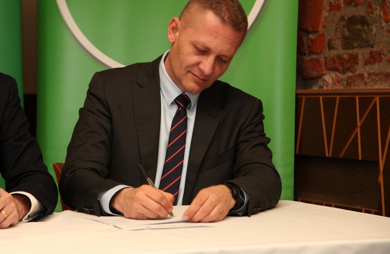 10.02.2019., Sisak - Amsterdamska koalicija potpisala aneks sporazuma o zajednickom nastupu na predstojecim izborima za Europski parlament s Laburistima. Aneks sporazuma potpisali su predsjednici HSU-a, HSS-a, GLAS-a, IDS-a i Laburista - Silvano Hrelja, Kreso Beljak, Anka Mrak Taritas, Boris Miletic i David Bregovac te clan Predsjednistva PGS-a Damir Piletic. 
Photo: Edina Zuko/PIXSELL
